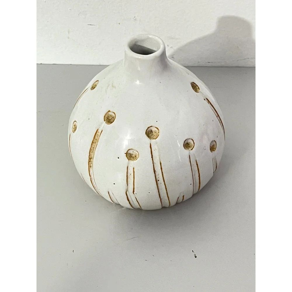Unbranded‎ Ceramic Bud Vase Home Decor Small White Tan Hand Carved Stoneware